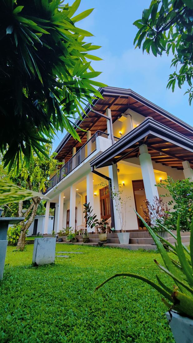 Villa exterior, daytime